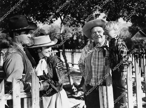 Christine Larsen Max Terhune w his ventriloquist dummy Elmer film Hidden Danger 2753-19