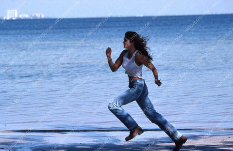 Cindy Crawford in action film Fair Game 35m-8505