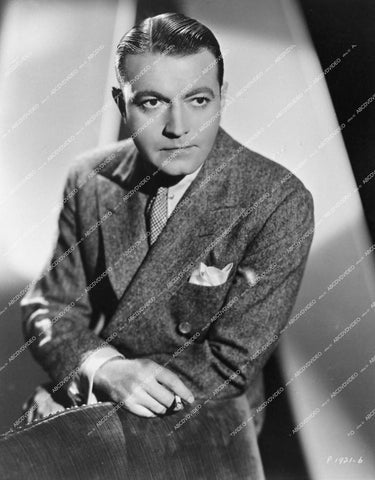 handsome Richard Barthelmess portrait - 0426-034