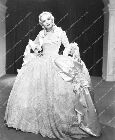 Marlene Dietrich wardrobe portrait - 1934 film The Scarlet Empress - 0429-006