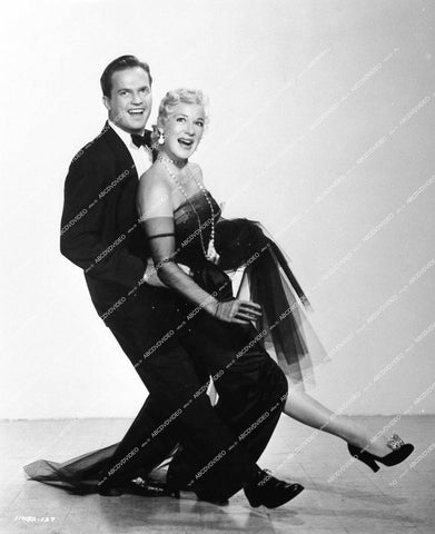 Betty Hutton, Ralph Meeker - 1952 film Somebody Loves Me - 0429-021