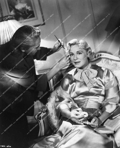Betty Hutton behind the scenes makeup touchup - 1952 film Somebody Loves Me - 0430-009