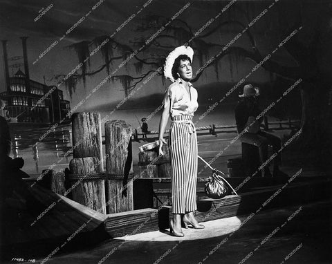 Betty Hutton - 1952 film Somebody Loves Me - 0430-026
