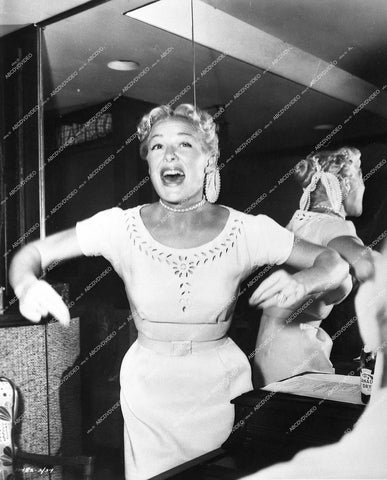 Betty Hutton - 1952 film Somebody Loves Me - 0430-032
