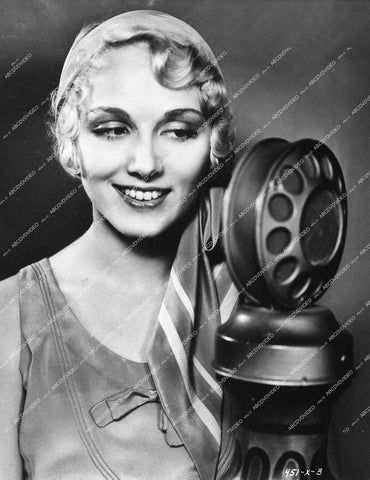 lovely Leila Hyams at the sound movie microphone - 1929 film The Bishop Murder Case - 0436-005