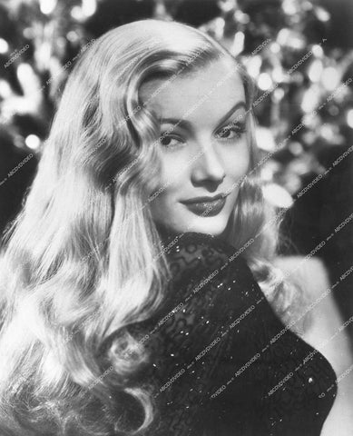 gorgeous Veronica Lake portrait - 0440-021