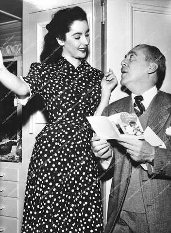 director Jack Conway, Elizabeth Taylor behind the scenes - 1948 film Julia Misbehaves - 0445-009
