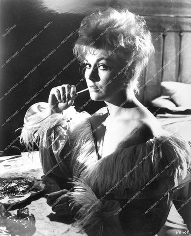 sexy Kim Novak - 1964 film Of Human Bondage - 0449-019