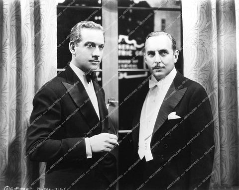 Melvyn Douglas, Douglass Dumbrille - 1935 film The Lone Wolf Returns - 0449-033