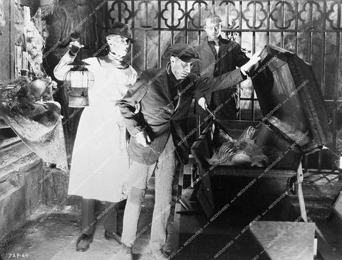 Dwight Frye, Ernest Thesiger, Neil Fitzgerald - 1935 film The Bride of Frankenstein - 0452-016