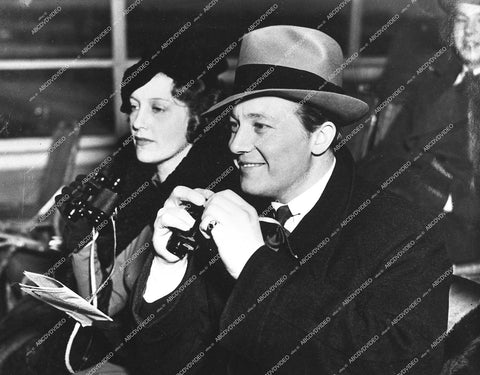Jeanette MacDonald and husband Gene Raymond at the horse races 1937 - 0452-032