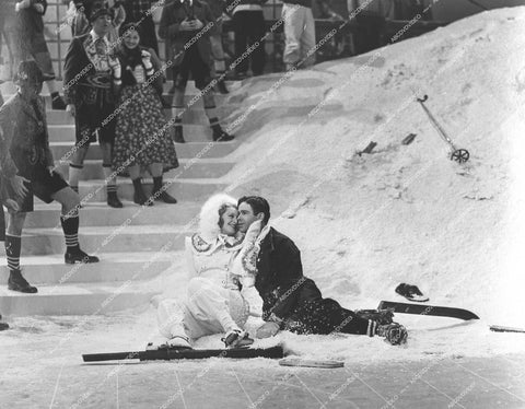 Jeanette MacDonald, Lew Ayres - 1939 film Broadway Serenade - 0456-020
