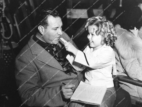 director David Butler, Shirley Temple - unknown film - 0457-023