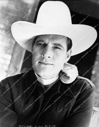 Charles Starrett - 1938 film West of Santa Fe - 0459-020