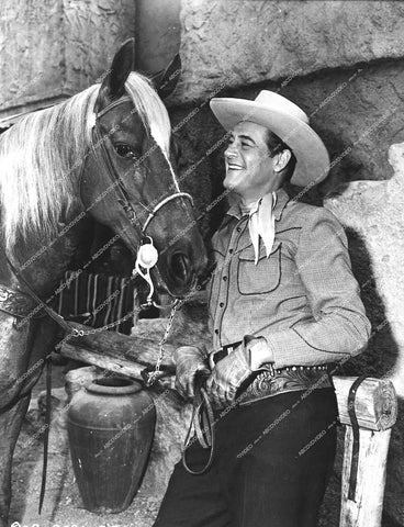 Charles Starrett with his horse - 1951 film Prairie Roundup - 0459-024