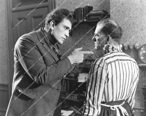 Lon Chaney Sr, Victor McLaglen - 1925 silent film The Unholy Three - 0461-026