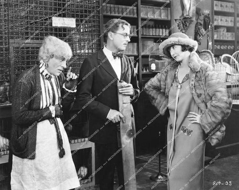 Lon Chaney Sr, Mae Busch, Matt Moore - 1925 silent film The Unholy Three - 0461-029