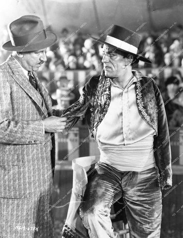 director Tod Browning, Lon Chaney Sr - 1927 silent film The Unknown - 0462-015