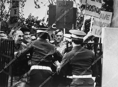 Kirk Douglas TVM Victory at Entebe - 11000-018