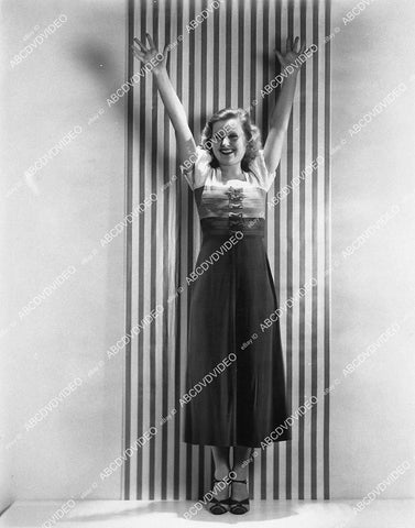 Lillian Harvey portrait - 11006-023