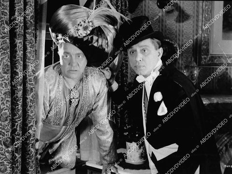 Ole Olson, Chic Johnson film Ghost Catchers - 11009-030