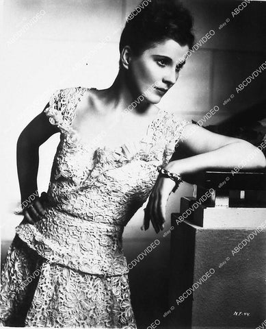 Diana Wynyard portrait - 11011-032