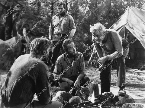 Tim Holt, Humphrey Bogart, Walter Huston film The Treasure of the Sierra Madre - 11015-011