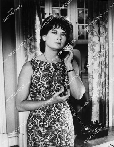 Lois Nettleton on telephone TV The F.B.I. - 11027-022
