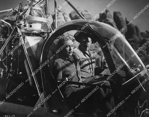 Dorothy Patrick & Roy Barcroft in a helicopter film Under Mexicali Stars - 11032-008