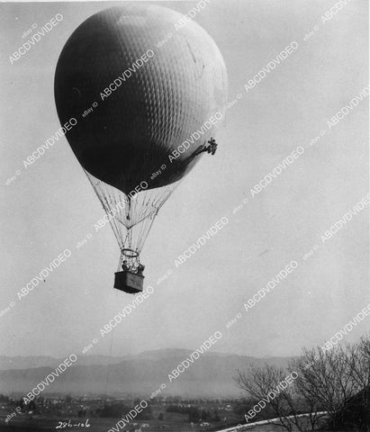 stunt man climbing on hot air balloon silent film Rookies - 11032-022