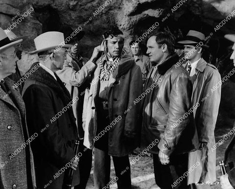 Jay Silverheels, Gene Autry, Clayton Moore film The Cowboy and the Indians - 11033-030