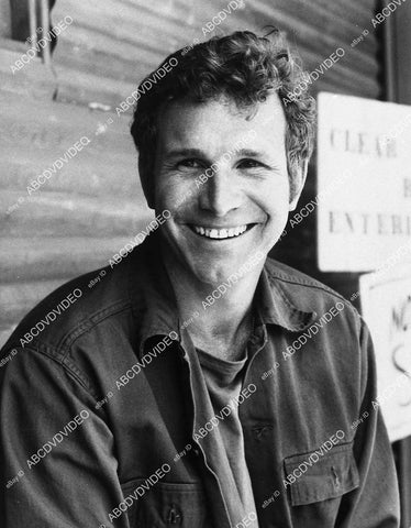 Wayne Rogers portrait TV MASH - 11035-016