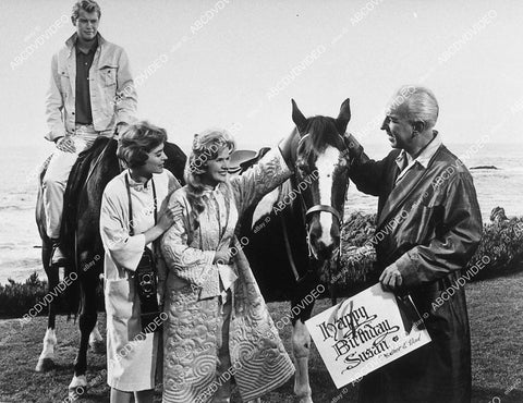 Lloyd Nolan, Dorothy McGuire, Connie Stevens, Troy Donahue film Susan Slade - 11040-007
