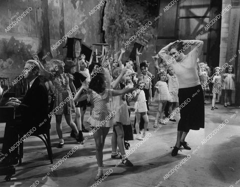 Louise Campbell w Virginia Weidler & kids dancing practice film Scandal Street - 11041-005