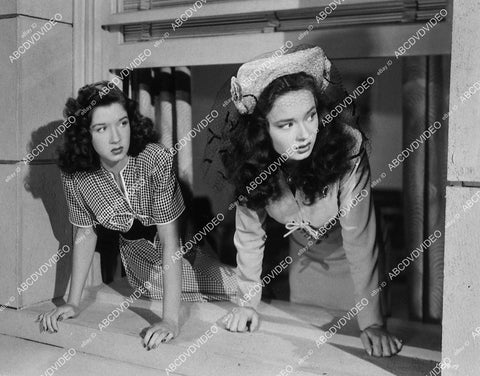 Peggy Ryan, Ann Blyth film Babes on Swing Street - 11041-024