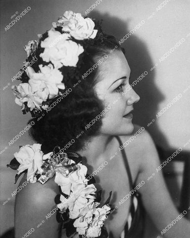 Lois January pretty in flowers - 11042-026