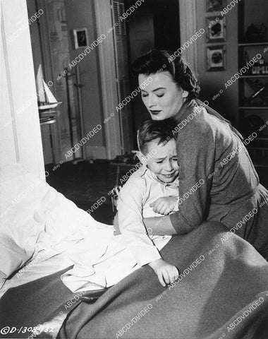 Tim Hovey, Lucy Marlow film Queen Bee - 11043-010