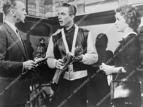 Neil Hamilton, Linda Christian, Robert Alda film The Devil's Hand - 11043-027