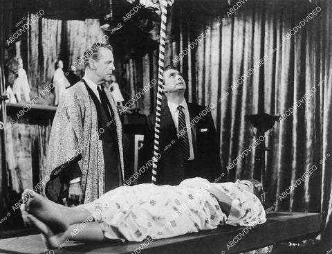 Neil Hamilton, Linda Christian, Robert Alda film The Devil's Hand - 11043-034