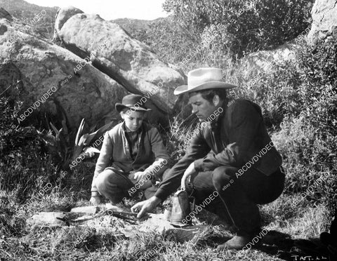 Richard Egan, Billy Chapin film Tension at Table Rock - 11044-025