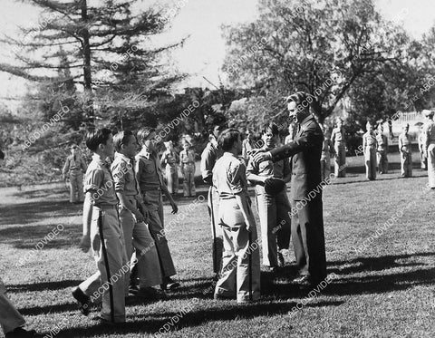 Jess Barker, William Roy, Scotty Beckett, Conrad Binyon film Good Luck Mr Yates - 11046-007