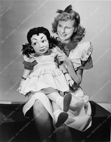 Shirley Dinsdale with ventriloquist puppet TV Judy Splinters 12146-25