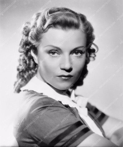 Annabella portrait 229-07