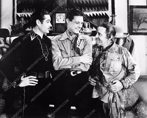 Bob Livingston Duncan Renaldo Raymond Hatton The Three Mesquiteers 330-25