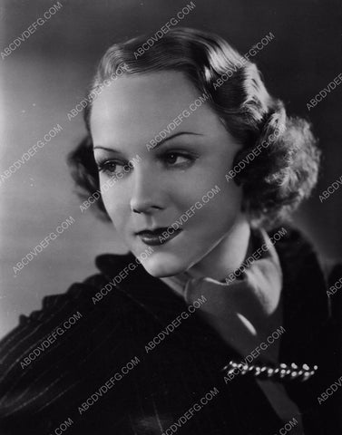 beautiful Claire Dodd portrait 455-35