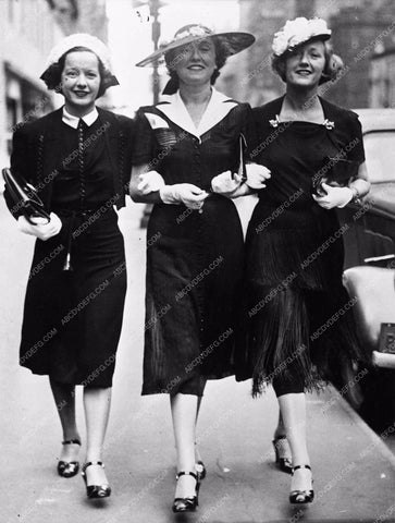 Natalie & Constance Talmadge with Mrs. Vic Watson photo 502-05