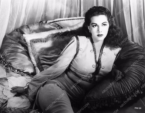 beautiful Maria Montez film Ali Baba & the 40 Thieves 511-02