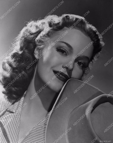 beautiful Dorothy Hart portrait 511-27