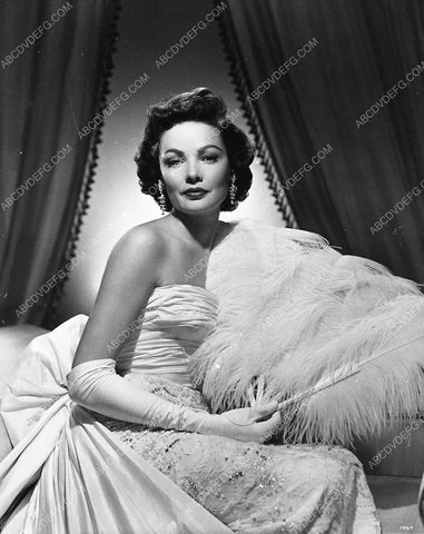 beautiful Gene Tierney in white w feathers 519-04