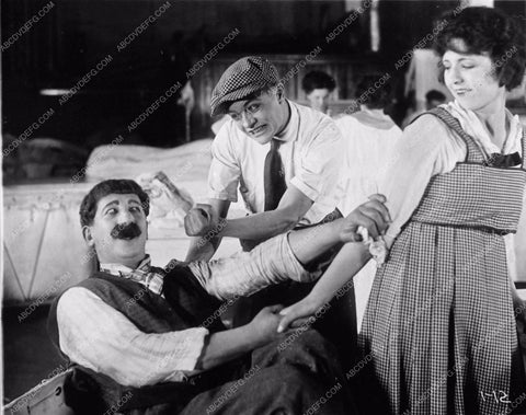 Hank Mann in silent short subject Suds of Love photo 561-22